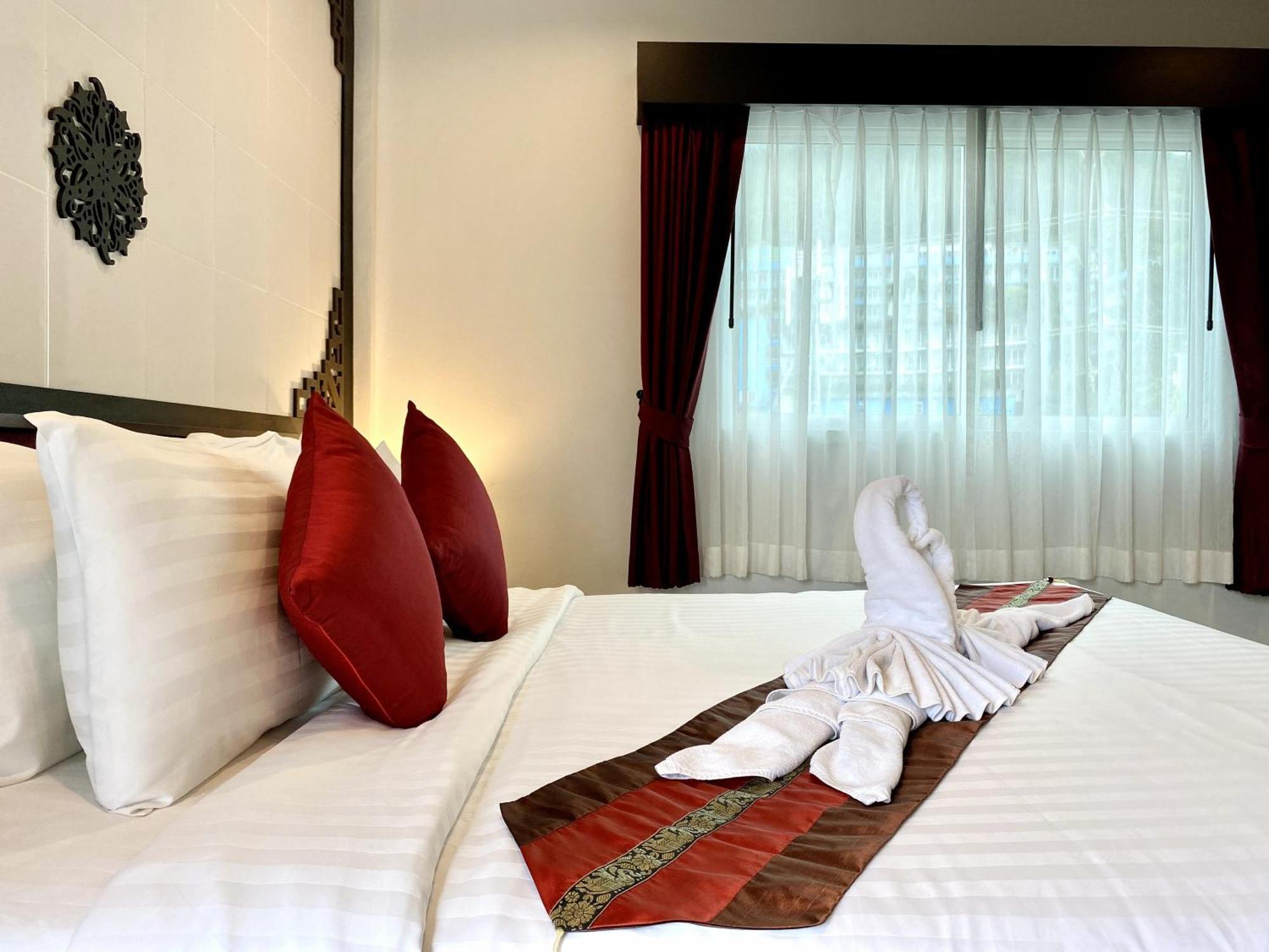 Sunray Beach Hotel Patong Dış mekan fotoğraf