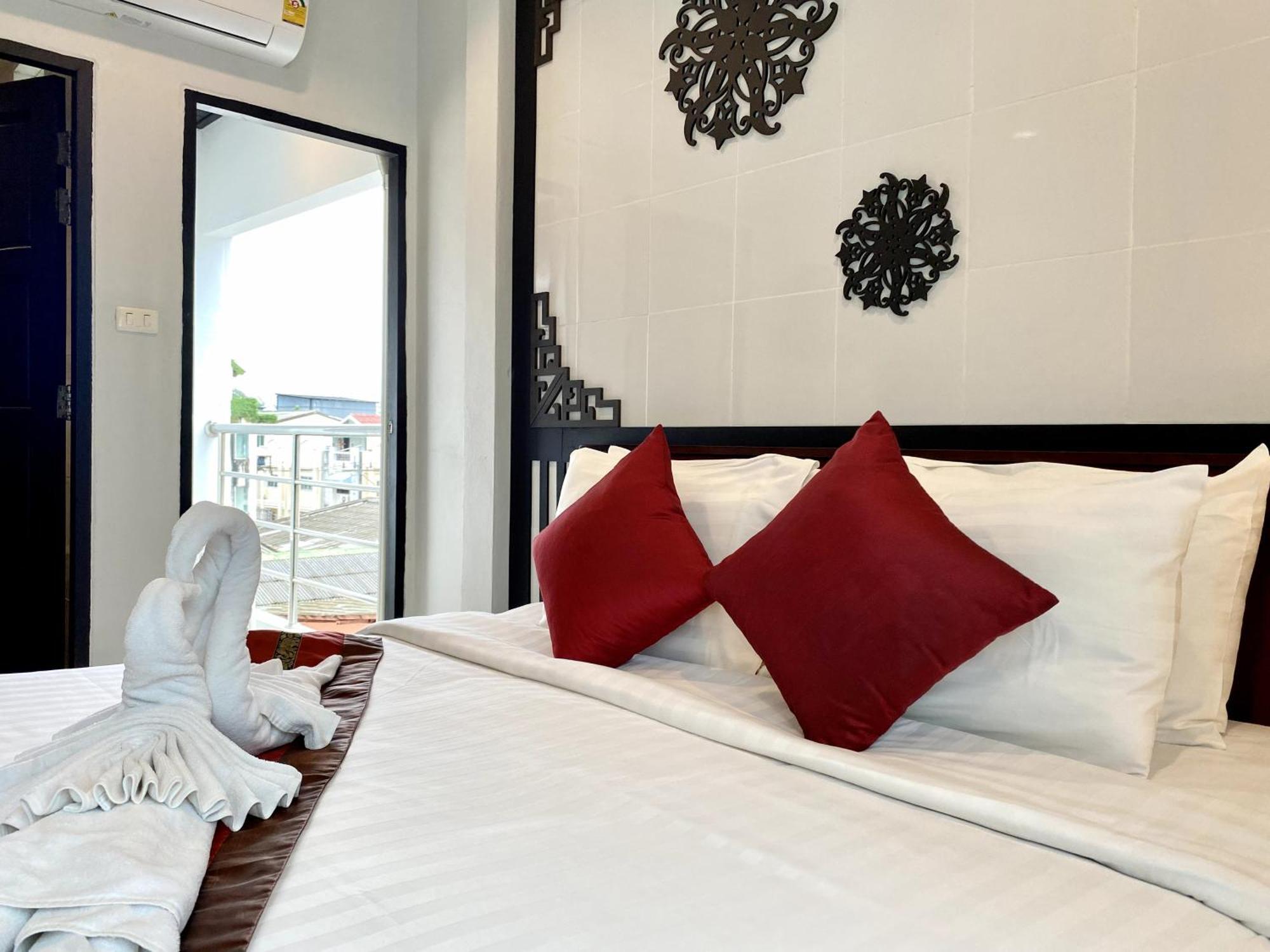 Sunray Beach Hotel Patong Dış mekan fotoğraf
