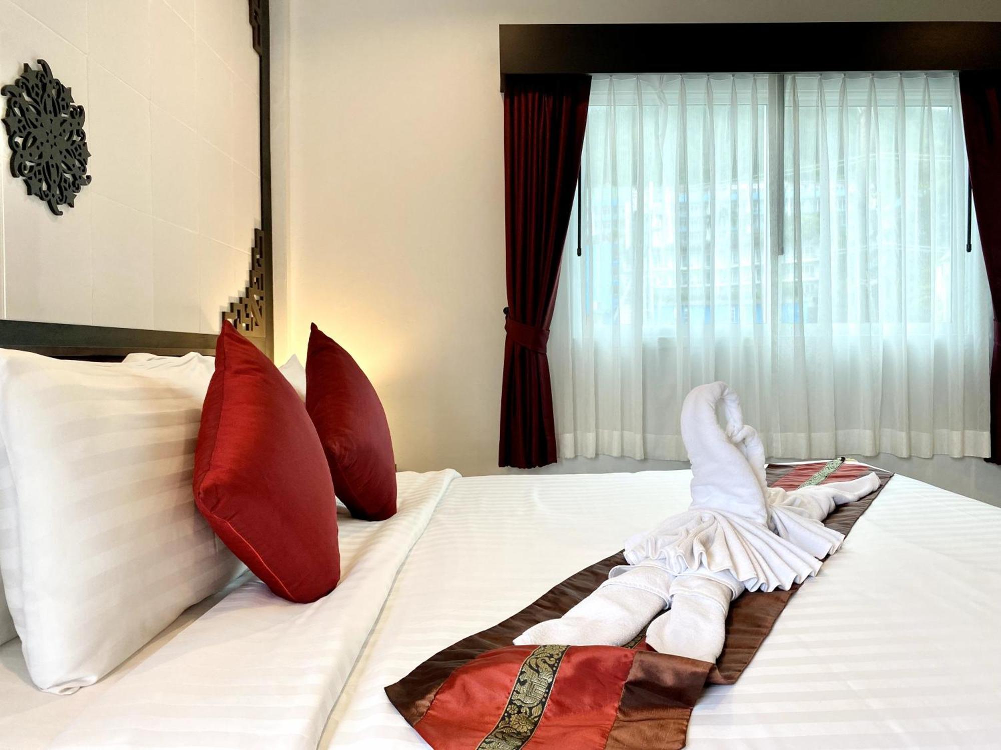 Sunray Beach Hotel Patong Dış mekan fotoğraf