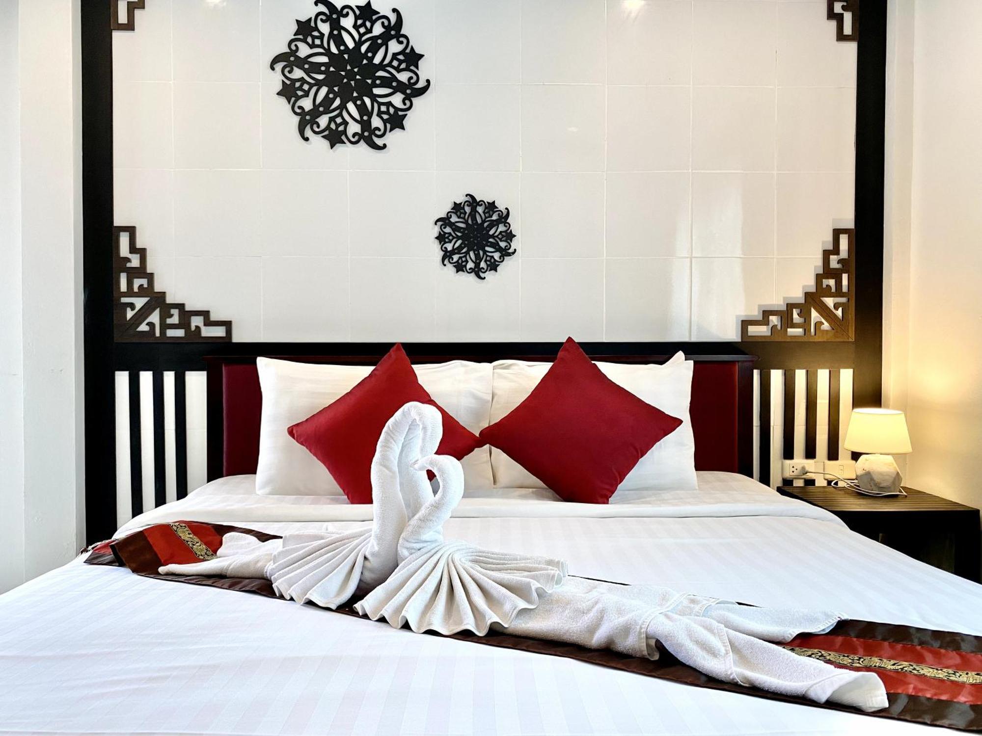 Sunray Beach Hotel Patong Dış mekan fotoğraf