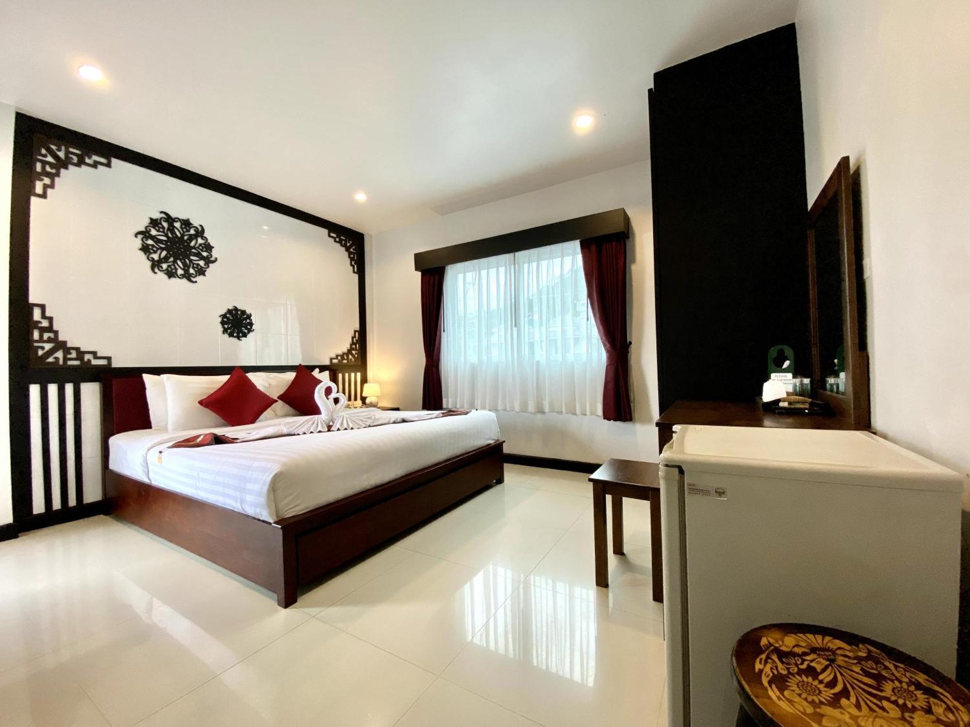 Sunray Beach Hotel Patong Dış mekan fotoğraf