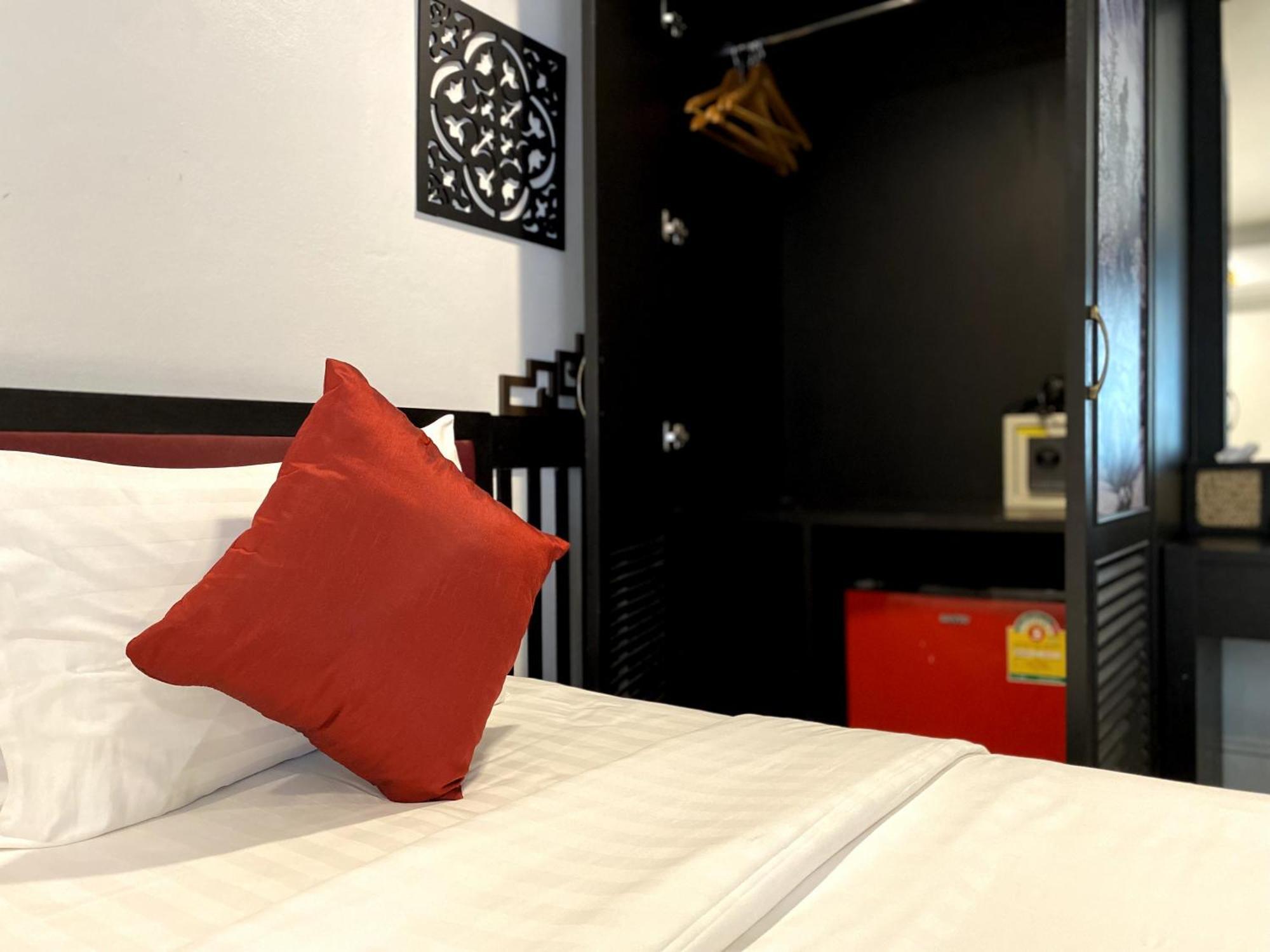 Sunray Beach Hotel Patong Dış mekan fotoğraf