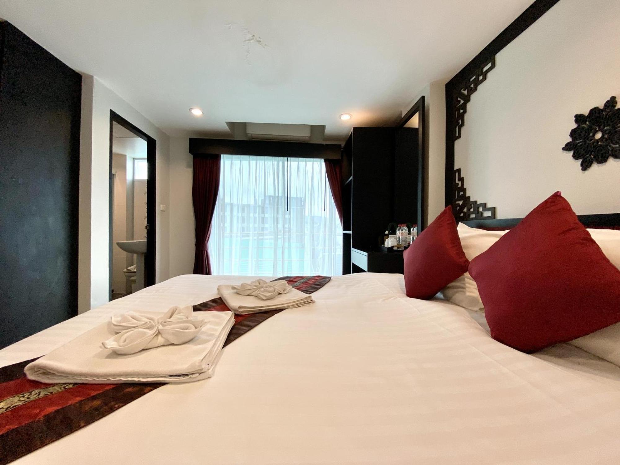 Sunray Beach Hotel Patong Dış mekan fotoğraf
