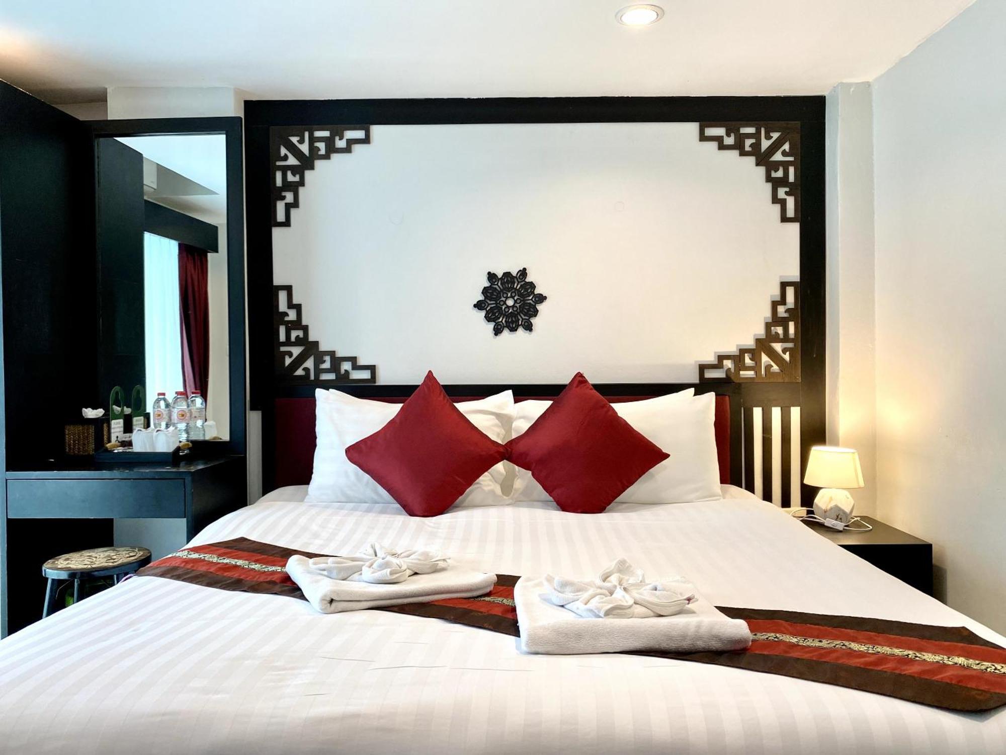 Sunray Beach Hotel Patong Dış mekan fotoğraf